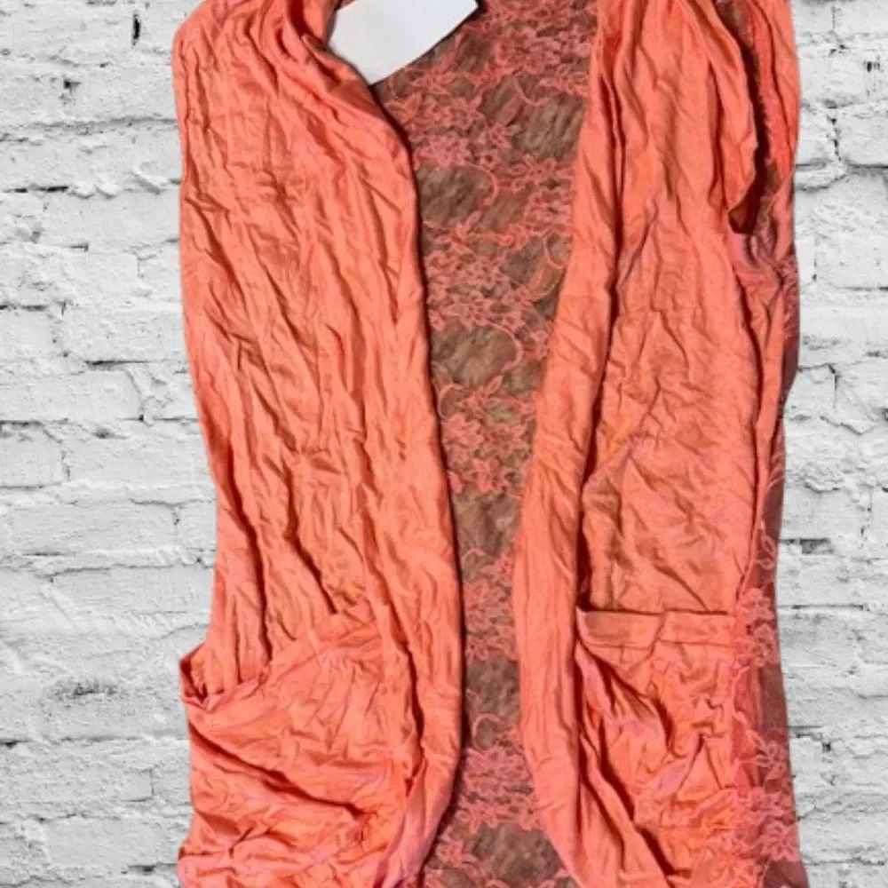 Zenana Outfitters coral lace